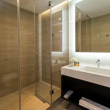 Dominic Smart & Luxury - Republic Square 4*