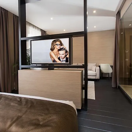 Гостьовий будинок Dominic Smart & Luxury - Republic Square 4*